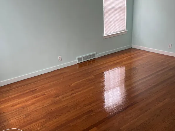 2827 Wynes St, Saginaw, MI 48602