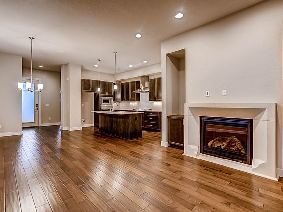 4th image of 5418 Valentia St