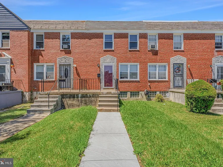 586 Lucia Ave — Photo 1