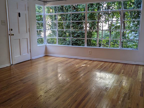 2nd image of 854 S Plymouth Blvd