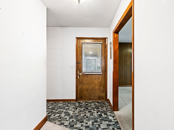 3rd image of 652 Timberlake Dr