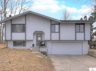 8805 Bayberry Rd, La Vista, NE 68128