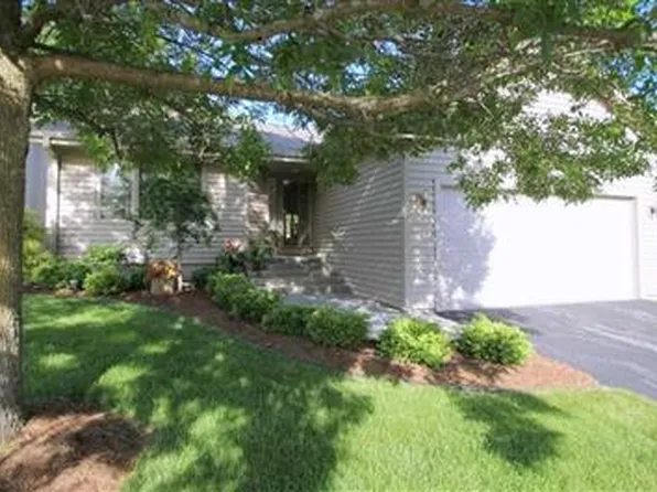 4905 Preservation Pointe Dr, Loves Park, IL 61111