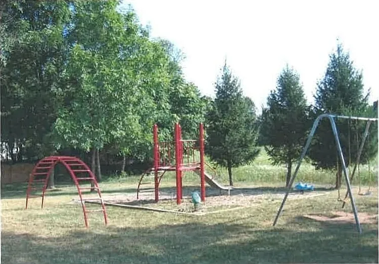 Thurmont Village — Photo 11