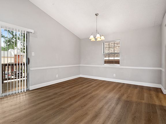4th image of 9057 N Swan Cir