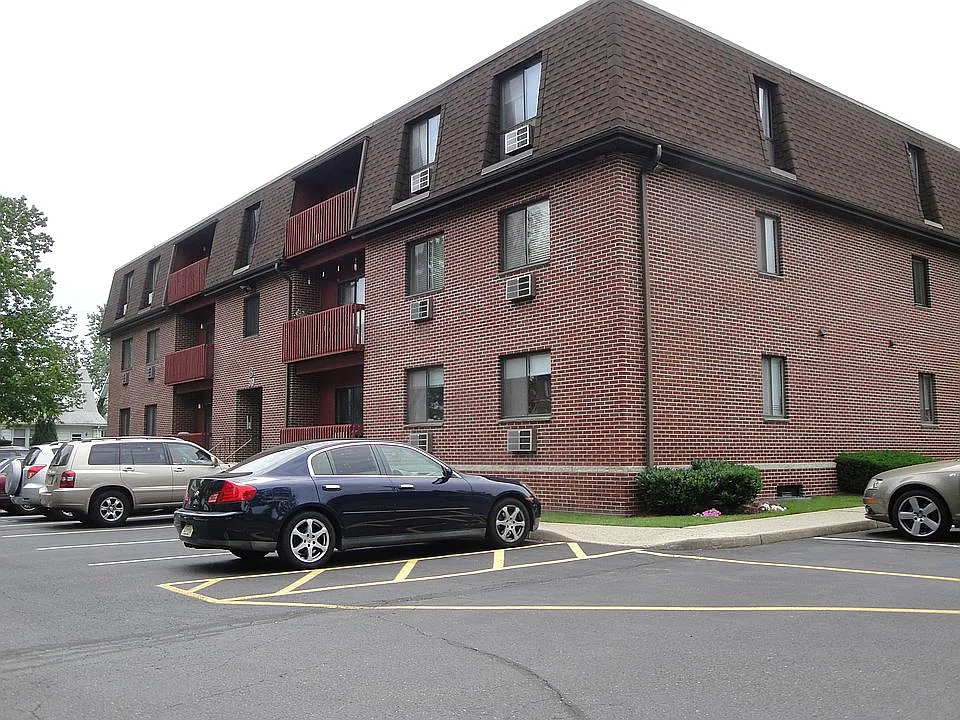 2 bed, 1126 sqft, $2,300 — Photo 1