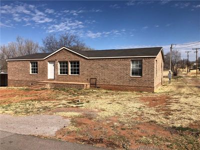 209 W Elm Ave, Sayre, OK, 73662