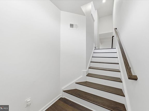 3rd image of 8966 Bridle Ridge Ln