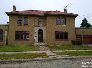 2005 73rd St, Kenosha, WI 53143