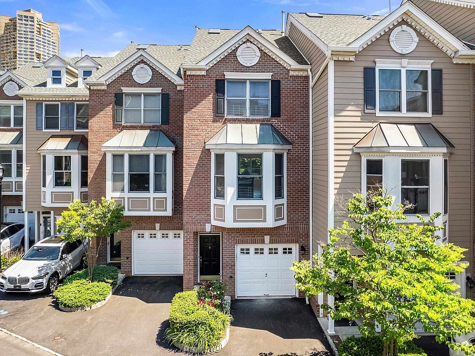 1st image of 500 Fulton Ct #500