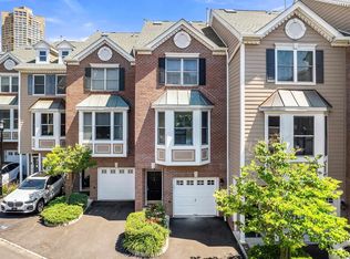 500 Fulton Ct #500, West New York, NJ 07093