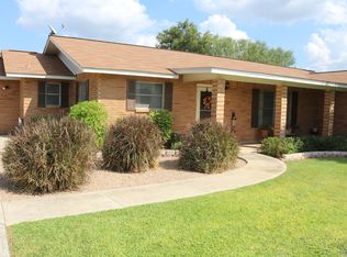 605 Ham Ln, Uvalde, TX 78801