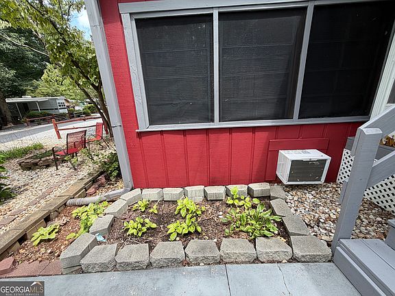 5th image of 66 Maple Wood Ln
