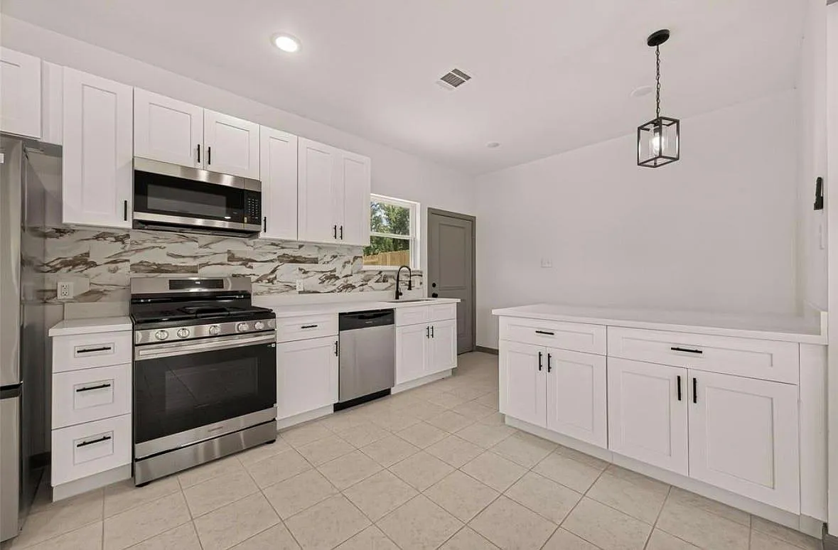 8306 Tidwell Rd — Photo 4