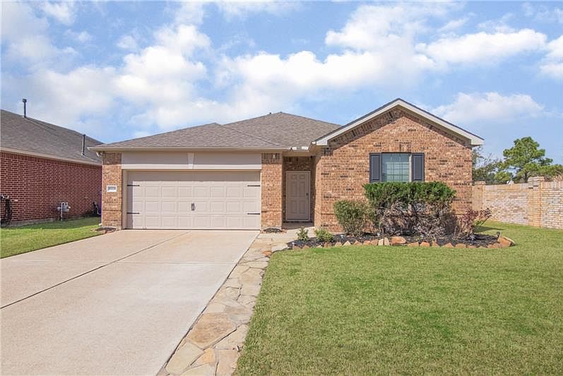 1st image of 15539 Huddleston Dr