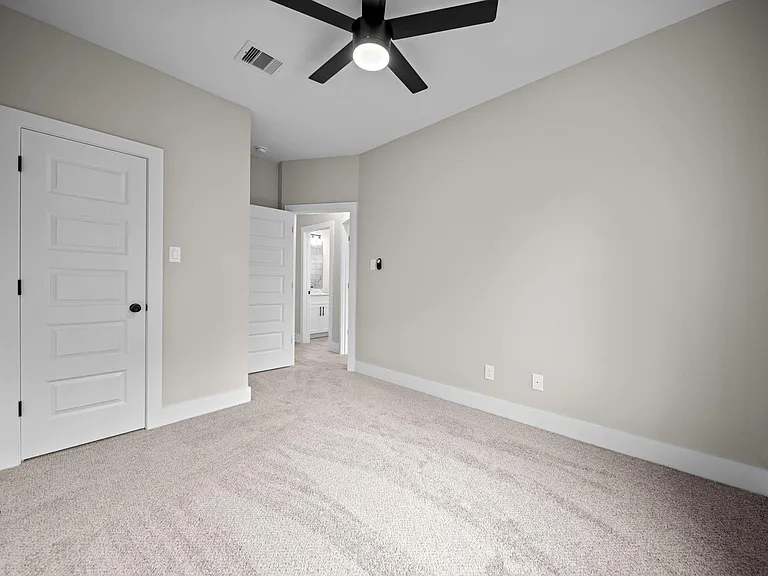 929 Green Meadow Ln #B — Photo 14