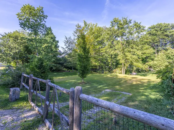 11 Spruce Street, Rockport, ME 04856