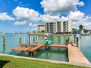 210 Dolphin Point APT B, Clearwater, FL 33767