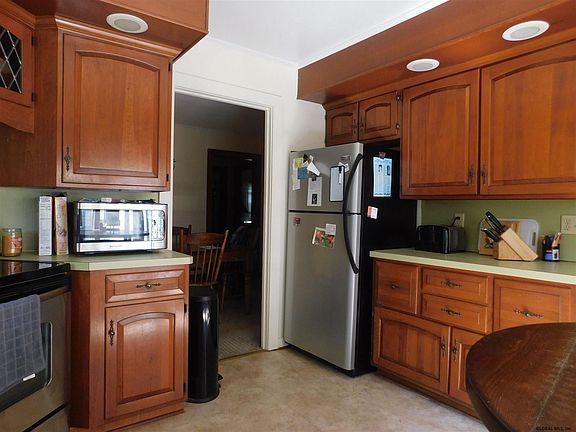 5th image of 130 Grant Avenue Ext