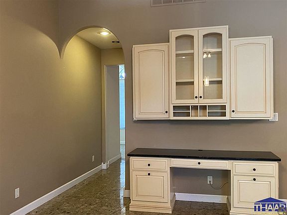 5th image of 233 Kensington Ct