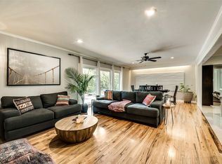 926 NW 8th St, Grand Prairie, TX 75050