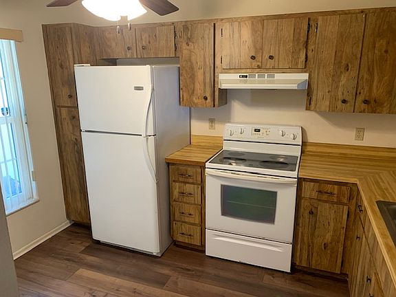 2nd image of 285 Rogers Ct