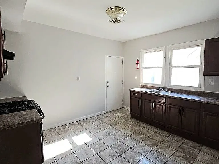 58-60 Clinton Pl #2B — Photo 3