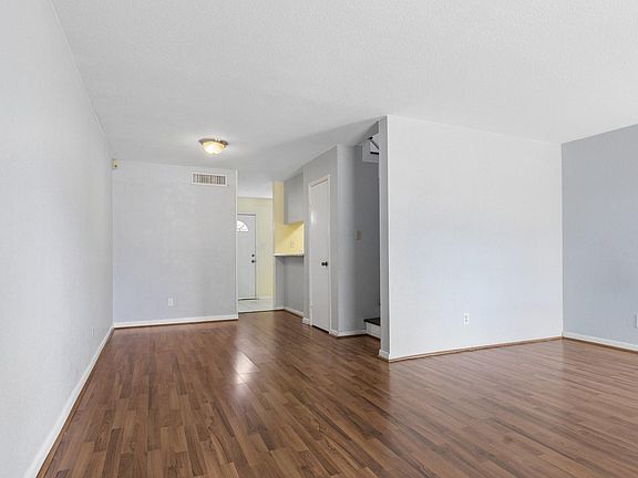 4th image of 6111 Beverly Hill St #10