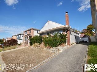 6939 228th St, Oakland Gardens, NY 11364