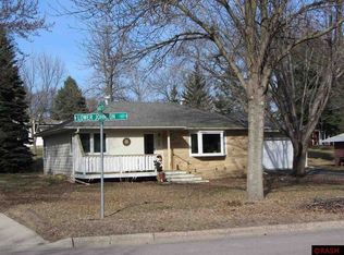 809 Lower Johnson Cir, Saint Peter, MN 56082