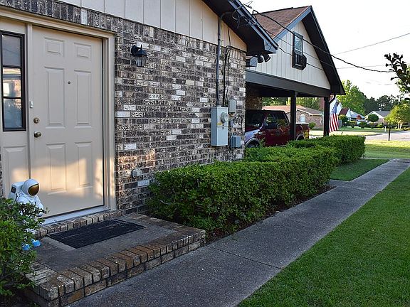 2nd image of 6847 Lake Joanne Dr