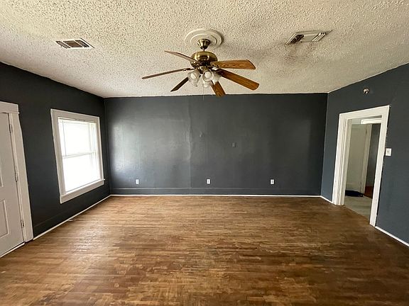 3rd image of 2025 North St