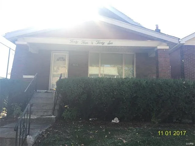 4436 Labadie Ave photo 1
