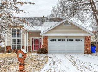 20 Quiet Falls Ct, Saint Charles, MO