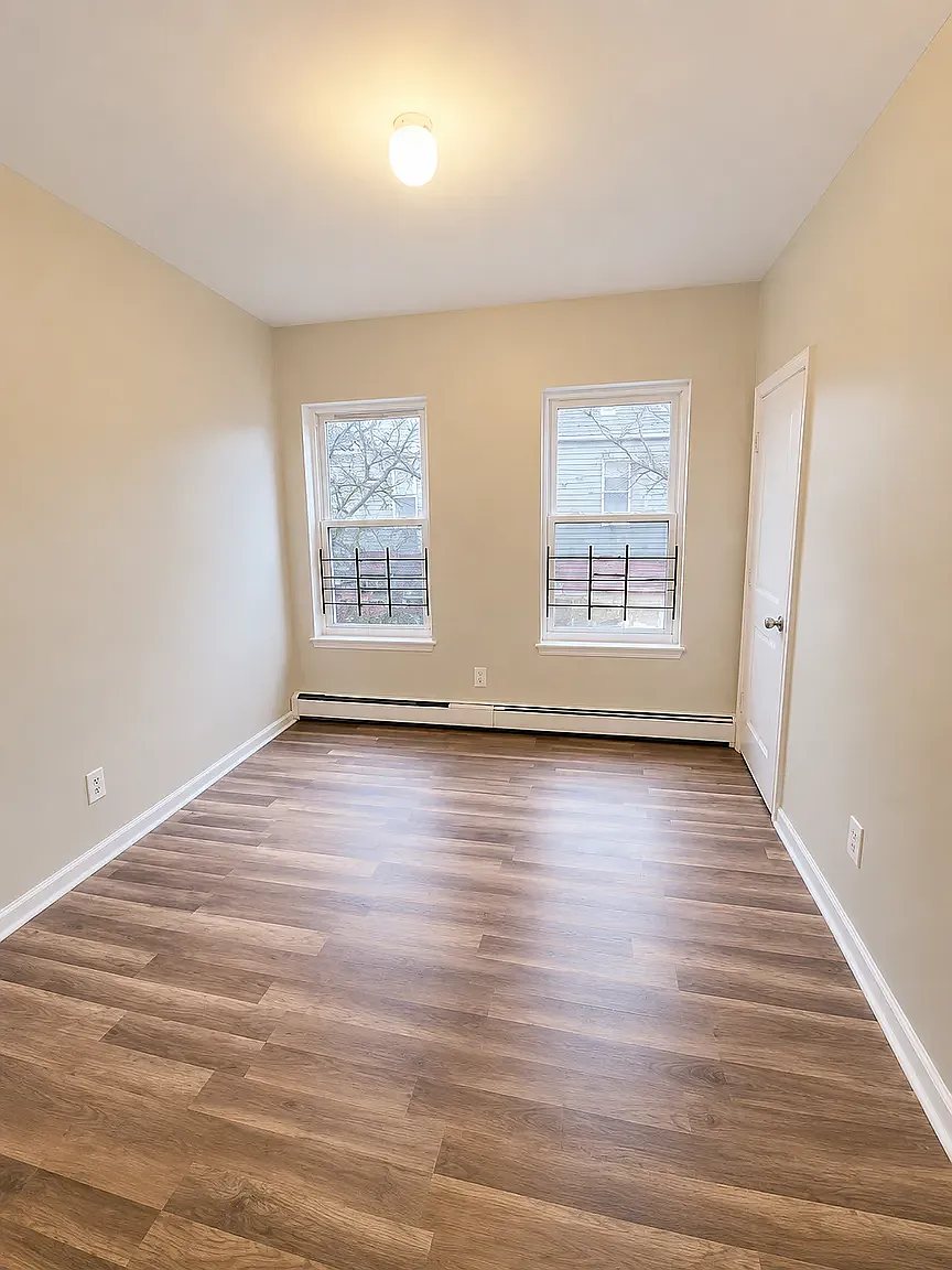 3 bed, 1000 sqft, $2,094 — Photo 4