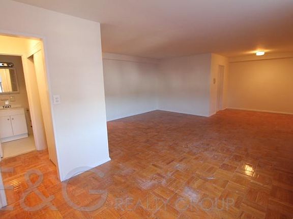3rd image of 18311 Hillside Ave APT 2A