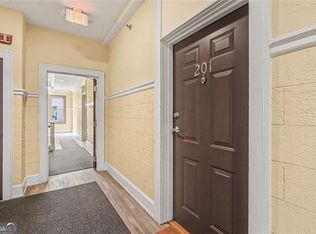 2855 Peachtree Rd NE APT 201, Atlanta, GA