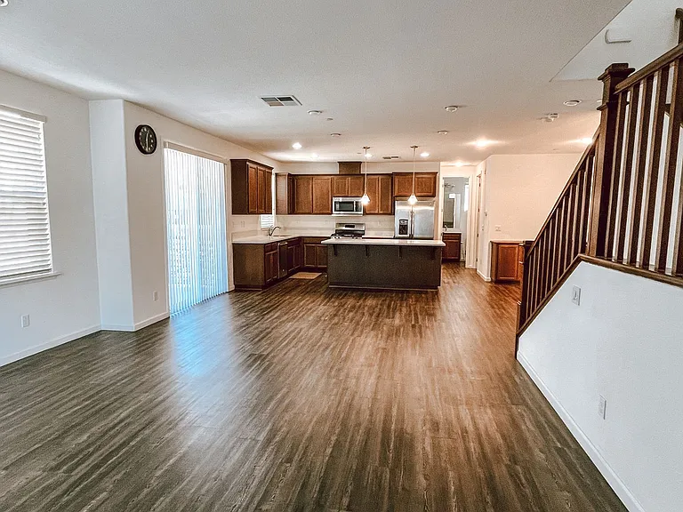 2297 Central Pkwy — Photo 15