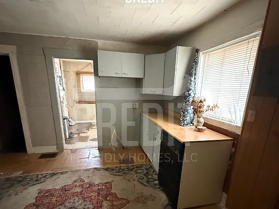 4th image of 1028 E Garfield Ave
