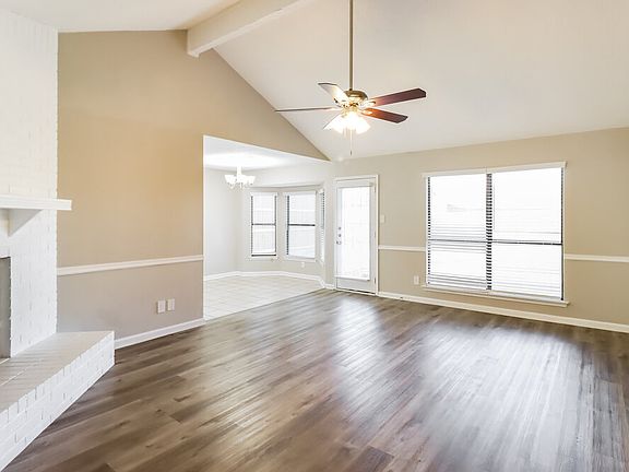 4th image of 536 N Park Dr