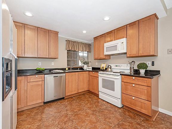 3rd image of 6553 Willowleaf Dr