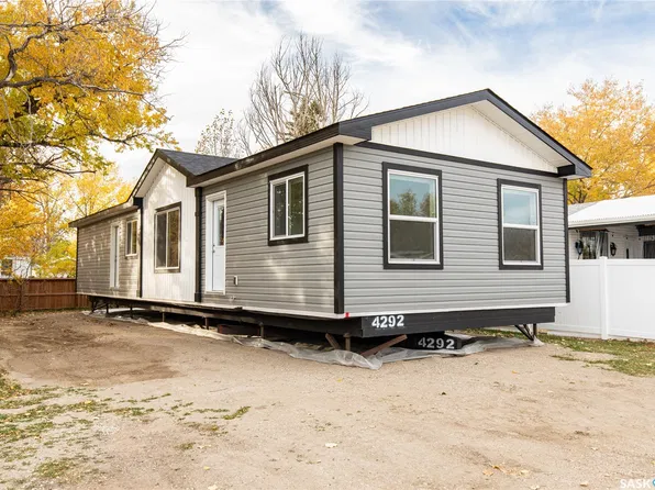 1455 9th Avenue NE #D6, Moose Jaw, SK S6J 1C6