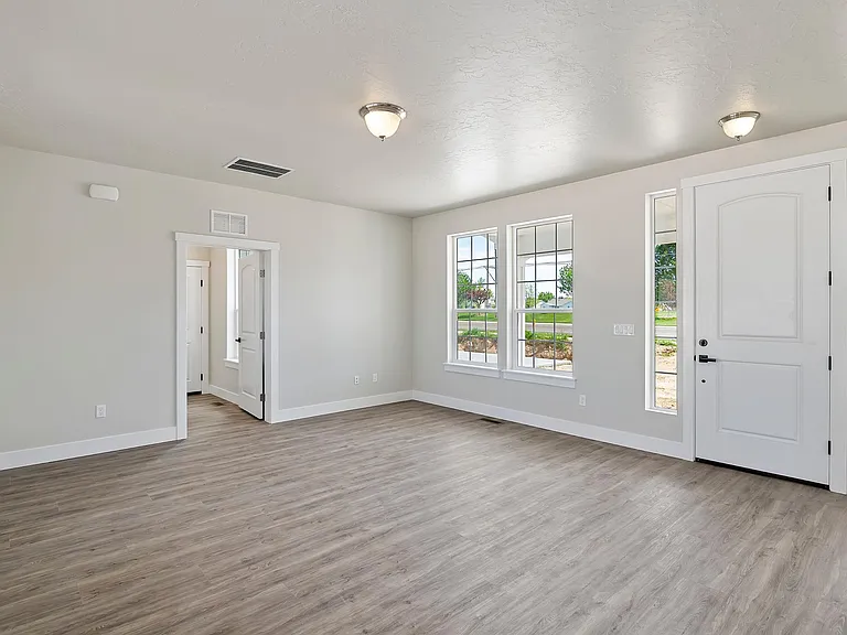 1724 W Iowa Ave — Photo 23