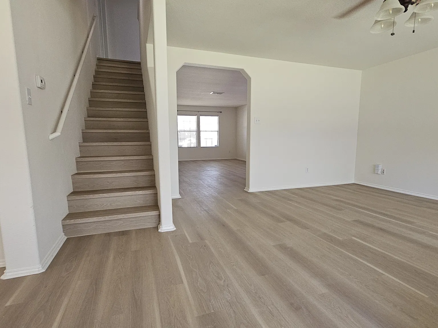 5 bed, 2669 sqft, $2,250 — Photo 3