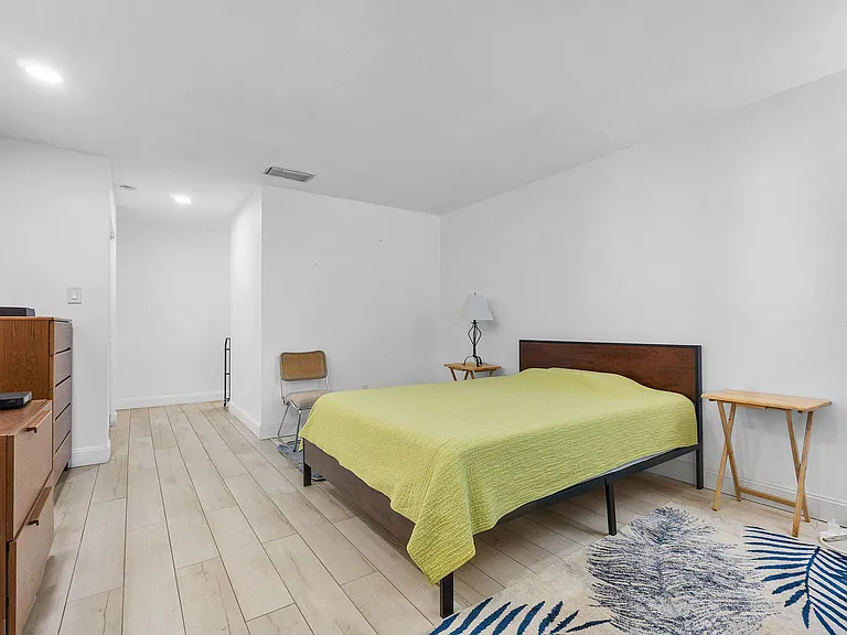 8436 Cypress Ln #7H — Photo 16