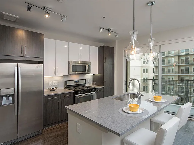 Venue Brookwood Apartments — Photo 16