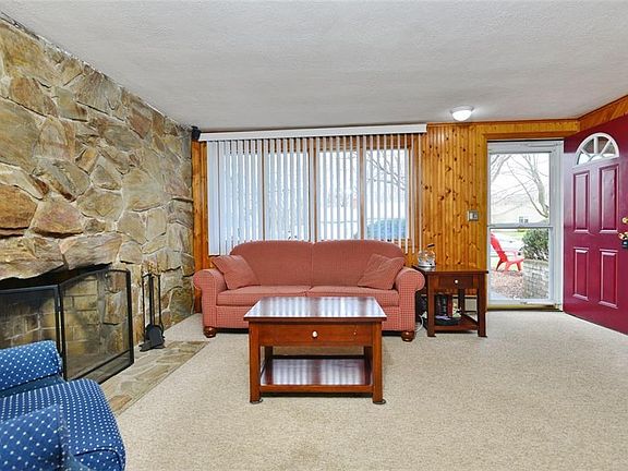 4th image of 108 Underwood Ave
