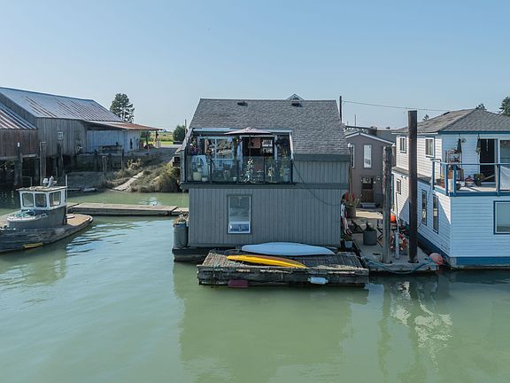 3rd image of 3550 Westham Island Rd #12