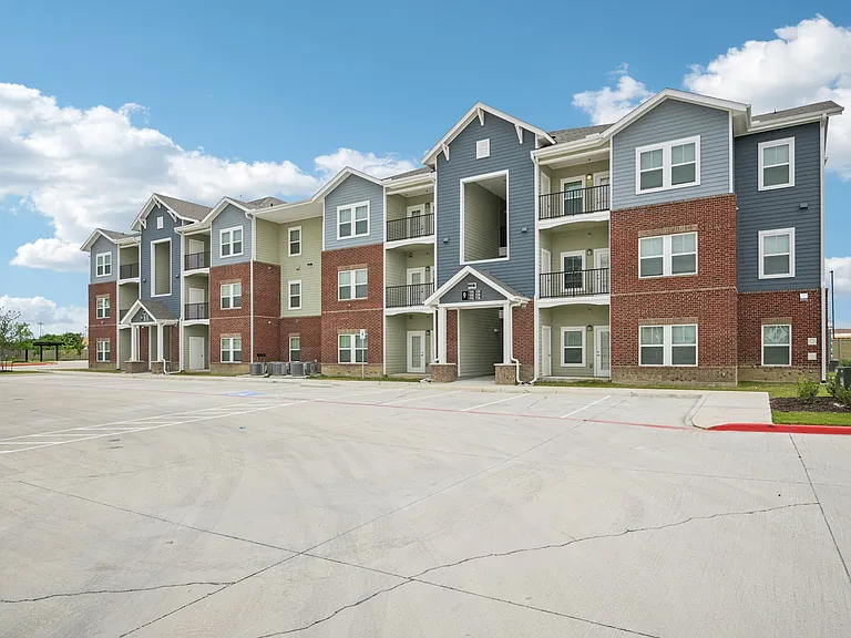 Mill Stream Apartments — Photo 36