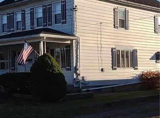 51 E 4th St, Wind Gap, PA 18091
